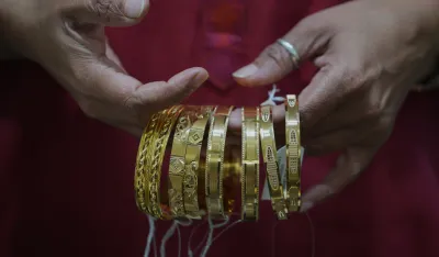 Lažni vodoinstalater i policajci ukrali od starice nakit vrijedan 400.000 eura