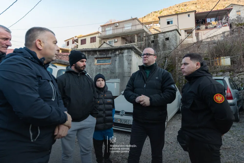 Oko 30 objekata u zoni povećanog rizika, trenutno nema potrebe za evakuacijom