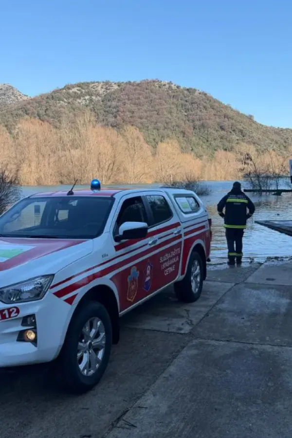 Cetinje: Pripadnici Službe za&scaron;tite i spa&scaron;avanja u pripravnosti zbog povećanog vodostaja