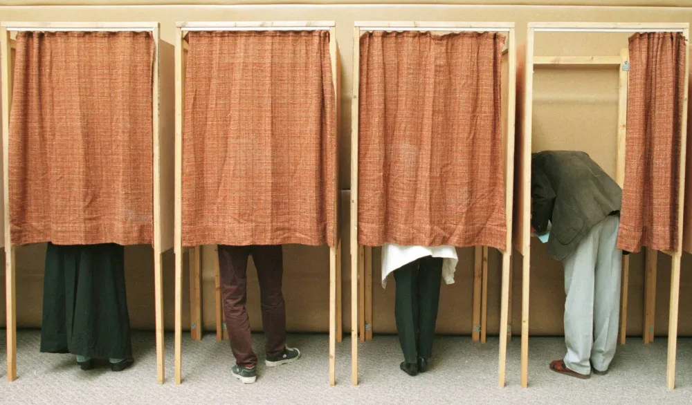 U raljama partitokratije