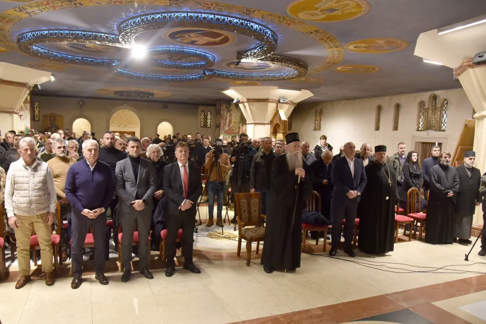 (FOTO) Bećirović je najmarkantnija pojava na raskr&scaron;ću između narodne i autorske epike