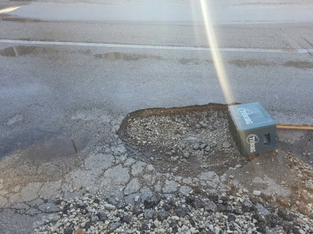 Ulcinjski "asfalt od papira": Milionsku investiciju drži gajba piva