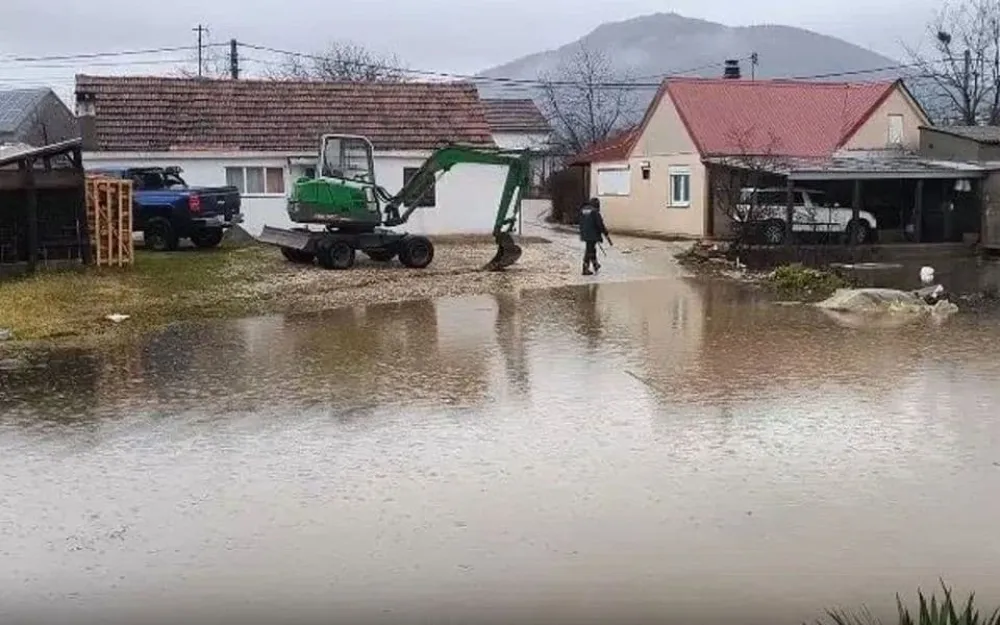 Vatrogasci-spasioci u Nik&scaron;iću imali do 30 intervencija dnevno, pomagali i susjednim op&scaron;tinama