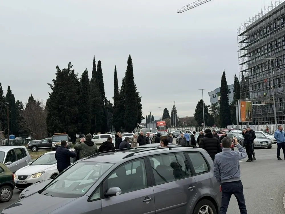 Blokiran kružni tok na Zabjelu