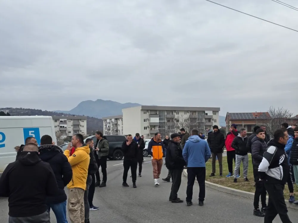 Mje&scaron;tani Botuna blokirali puteve u Donjoj Gorici i na Zabjelu, najavili nova okupljanja