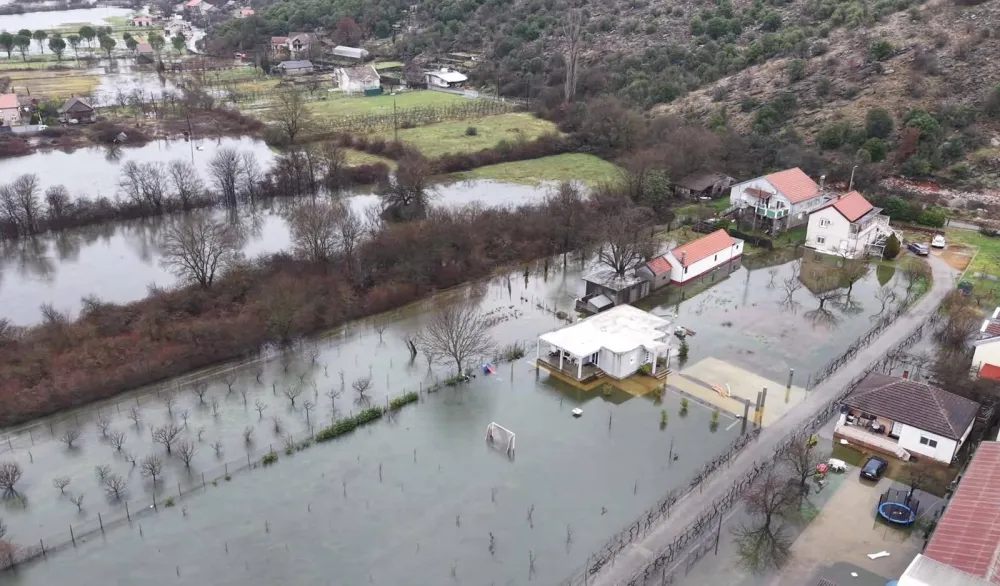 Zaraza vreba iz mutne vode