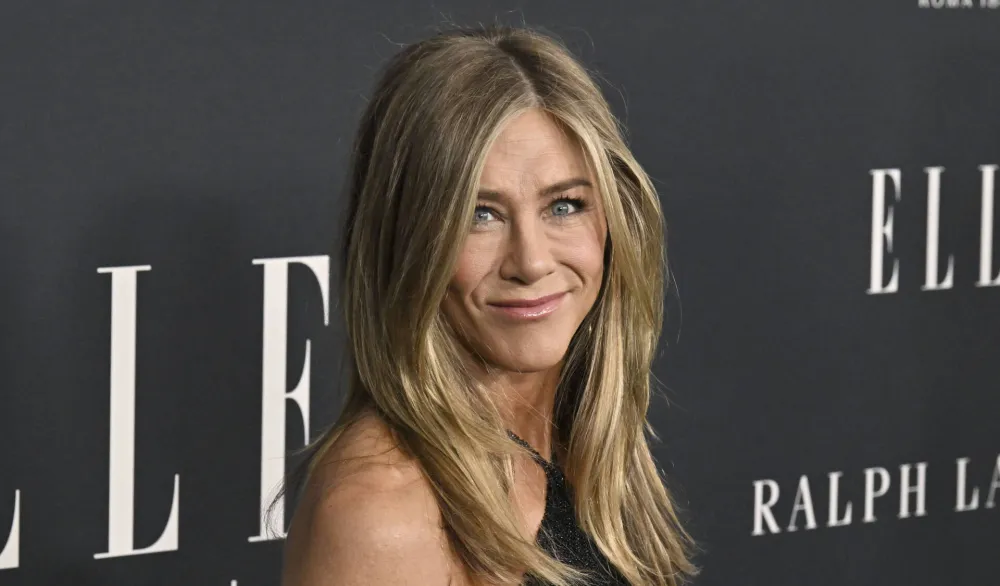 (FOTO/VIDEO) Tajna zbog koje Dženifer Aniston izgleda nestvarno u 57. godini
