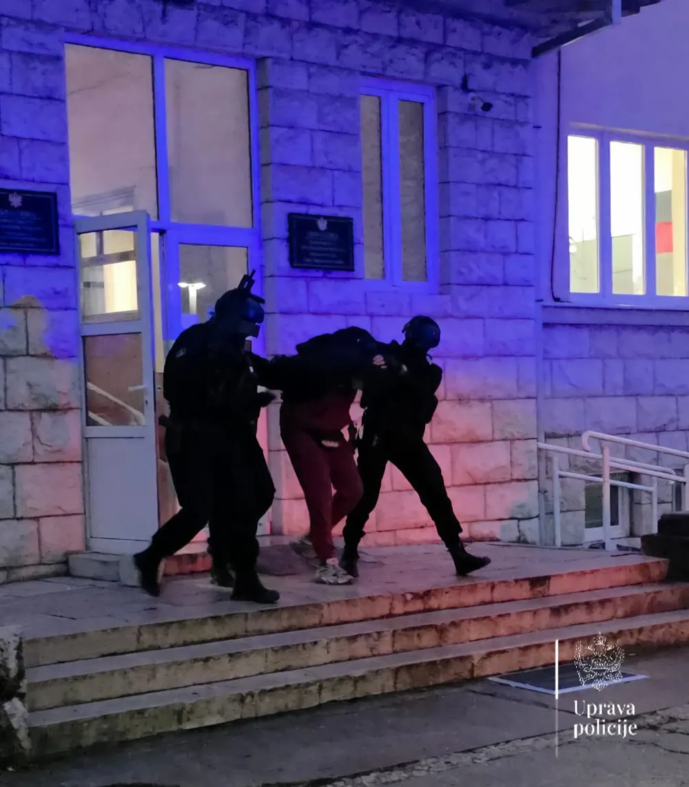 (FOTO/VIDEO) Opsežna akcija policije: Zbog kokaina uhap&scaron;en "kavčanin"&nbsp;povezan sa osumnjičenim za ubistvo