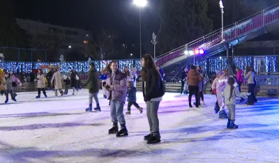 Zimska zabava i rekreacija: Podgoričko klizali&scaron;te privlači veliki broj posjetilaca