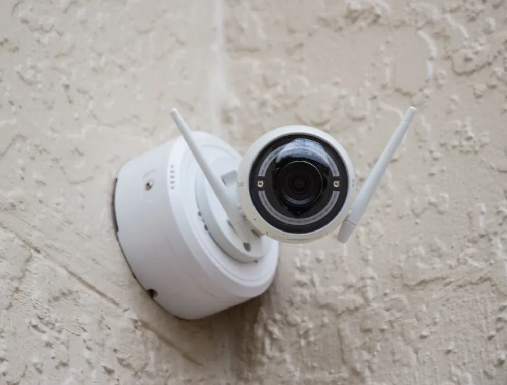 Kotor: Iz Njego&scaron;eve ulice uklonjeno pet nezakonito postavljenih nadzornih kamera