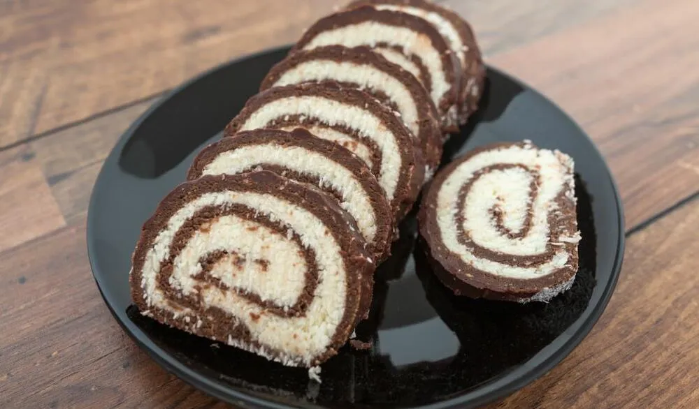 Brzi kokos rolat savr&scaron;en kolač uz kafu