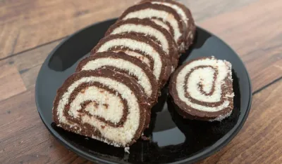 Brzi kokos rolat savr&scaron;en kolač uz kafu