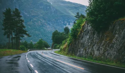 Vidljivost mjestimično smanjena, učestali sitniji odroni