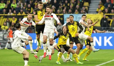 Sa meča između Dortmunda i St. Paulija