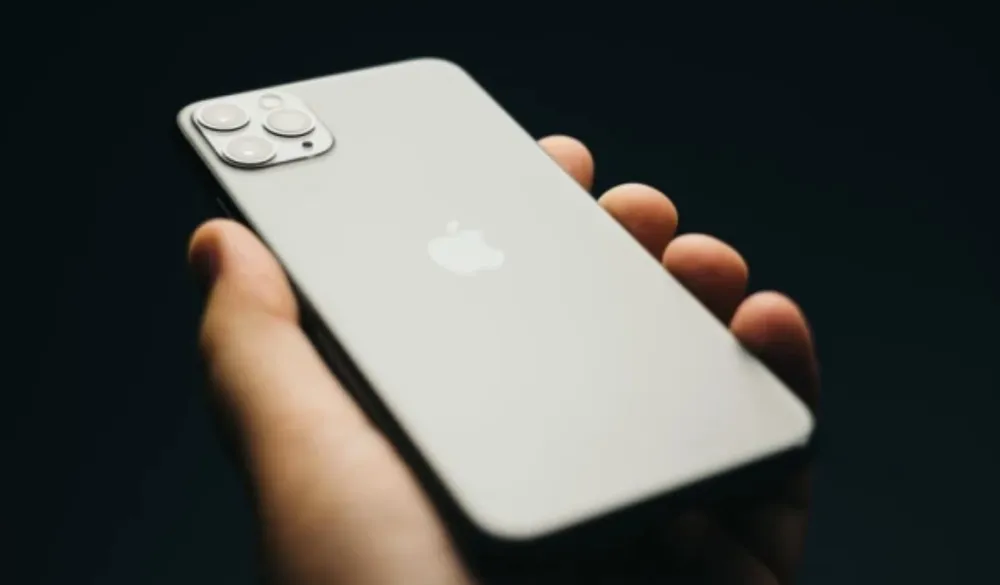 iPhone Fold bi mogao da koristi tečni metal