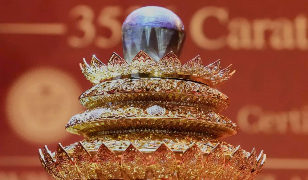 (FOTO) Najveći zvjezdasti safir na svijetu izložen na &Scaron;ri Lanki, vrijedan vi&scaron;e od 300 miliona dolara