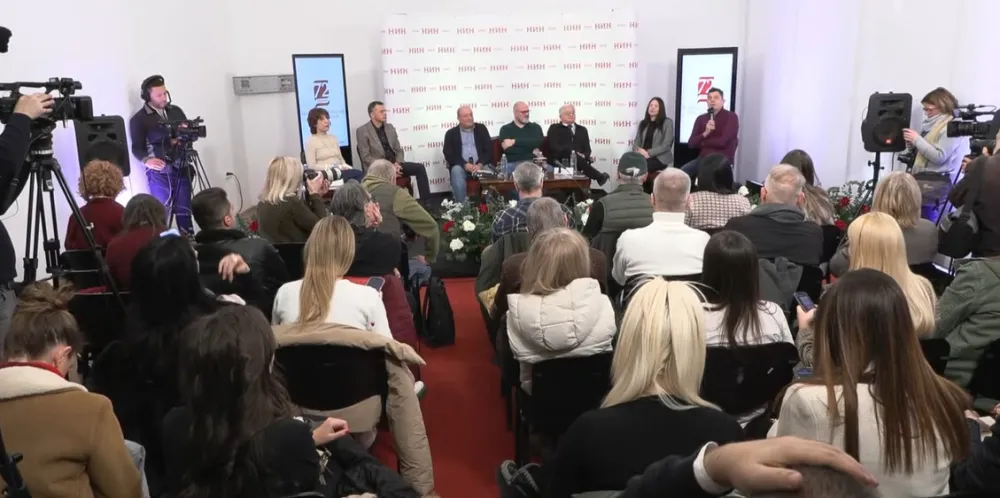 Detalj s konferencije za novinare na Kolarčevom univerzitetu