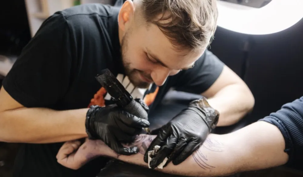 Naučnici upozoravaju da tetovaže mogu imati posledice po imunitet