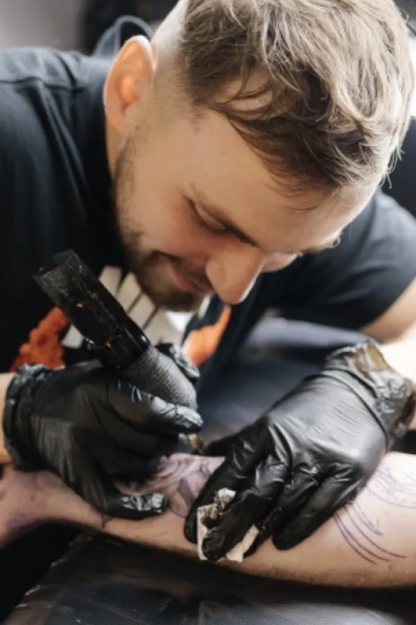 Naučnici upozoravaju da tetovaže mogu imati posledice po imunitet