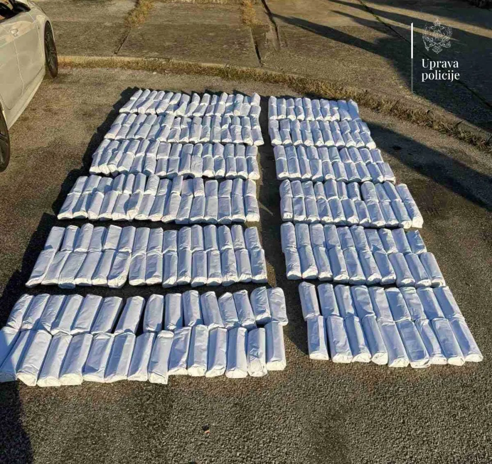 Granična policija zaplijenila 150 kilograma rezanog duvana, uhap&scaron;en maloljetnik