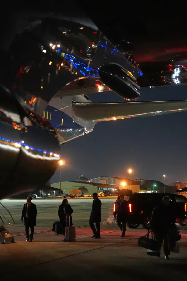 Drama iznad Atlantika: Trampov avion koji je poletio ka Davosu zbog kvara morao da se vrati u Merilend