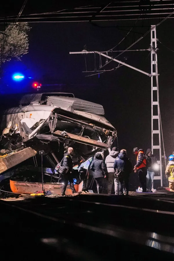 Nova havarija u &Scaron;paniji: Voz iskliznuo iz &scaron;ina, ma&scaron;inovođa poginuo, povrijeđeno 37 osoba
