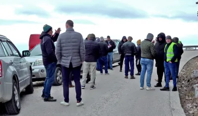 Zbog dugogodi&scaron;njeg neulaganja u infrastrukturu, mje&scaron;tani Ubala blokirali put ka deopniji