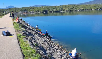 Otpad sa splavova so na ranu Slanog jezera