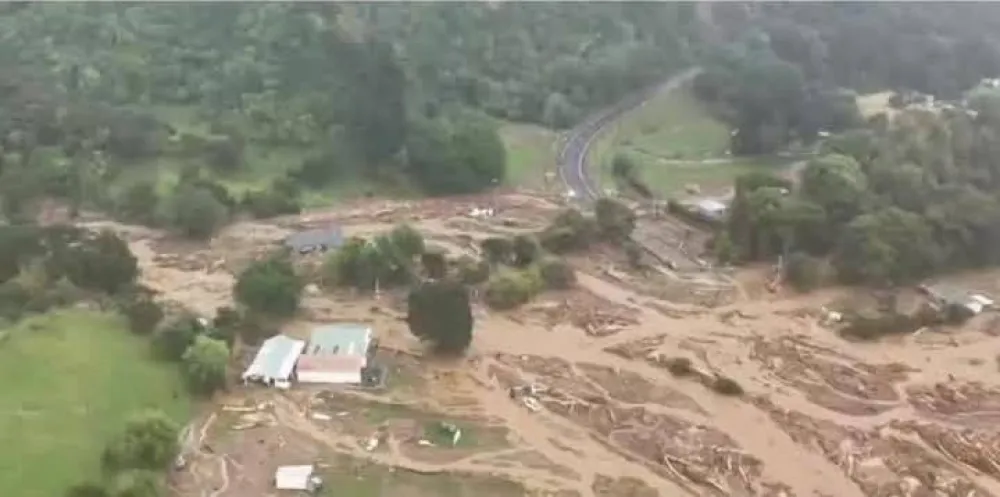 (FOTO/VIDEO) Poplave i odroni na Novom Zelandu, traga se za nestalima