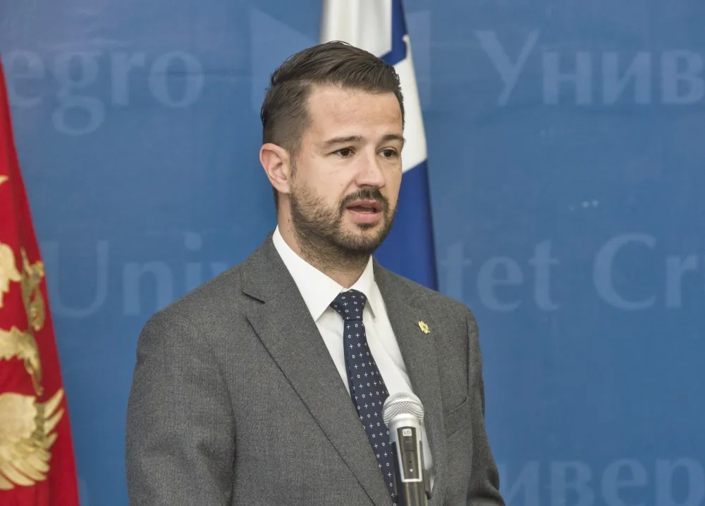 Milatović postavlja spomen-ploču poginulim crnogorskim junacima u Medovi