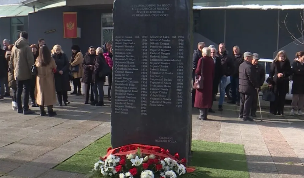 Porodice stradalih u željezničkoj nesreći na Bioču položile&nbsp;cvijeće