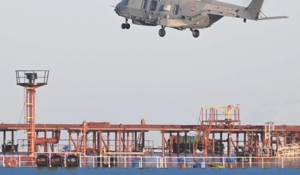 Makron: Francuska mornarica zaplijenila tanker iz Rusije