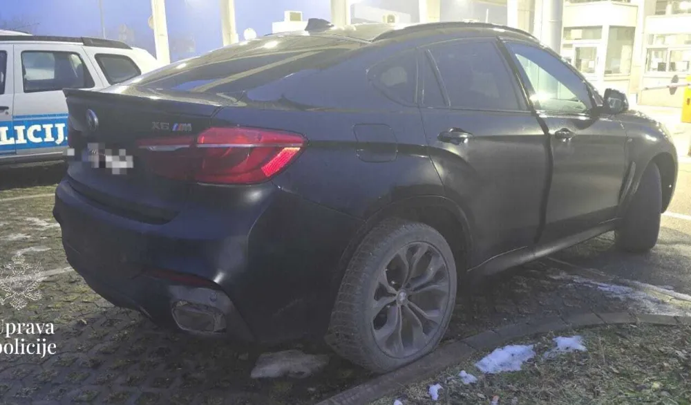 Na GP Dobrakovo oduzet &bdquo;BMW&ldquo; X6, na GP Kula uhap&scaron;en stranac zbog falsifikovane međunarodne vozačke dozvole