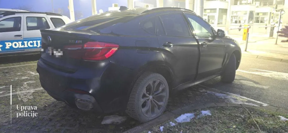 Na GP Dobrakovo oduzet &bdquo;BMW&ldquo; X6, na GP Kula uhap&scaron;en stranac zbog falsifikovane međunarodne vozačke dozvole
