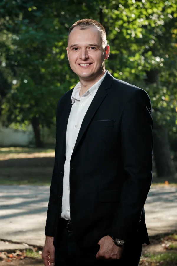 Krnić: Partije ogrezle u trgovini i ucjenjivanju