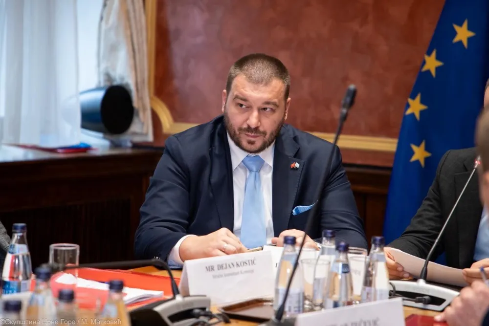 Milo&scaron; Krstović
