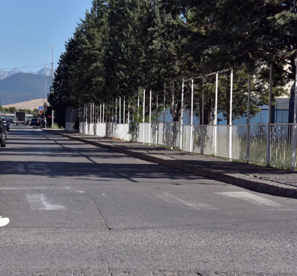 Počela rekonstrukcija dijela Ulice Radovana Zogovića: Saobraćajnica dobija trotoare