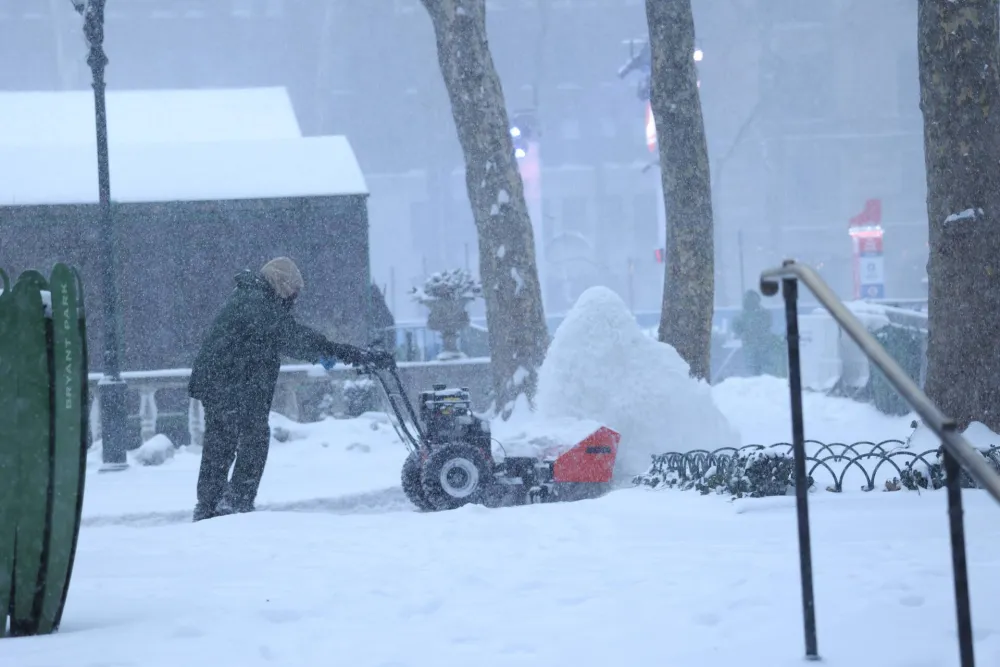 Najmanje 20 osoba preminulo od posljedica sniježne oluje i ledenog talasa u SAD