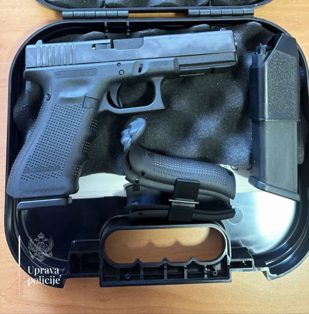 U Baru oduzeto oružje