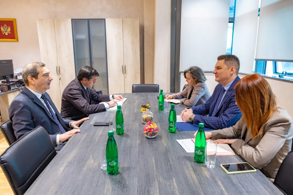 &Scaron;ahmanović&ndash;Khasiyev: Konkretnim projektima u oblasti energetike zajednički interes Crne Gore i Azerbejdžana