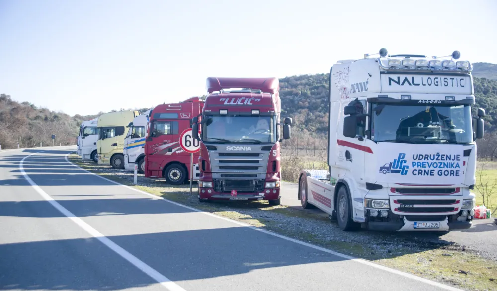 Udruženje prevoznika imalo sastanak sa članovima Vlade, danas odluka:&nbsp;Kraj blokadi granica?