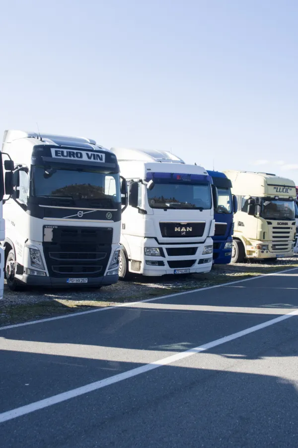 Predlog Evropske komisije: Vozačima kamiona poseban režim produženog kratkog boravka