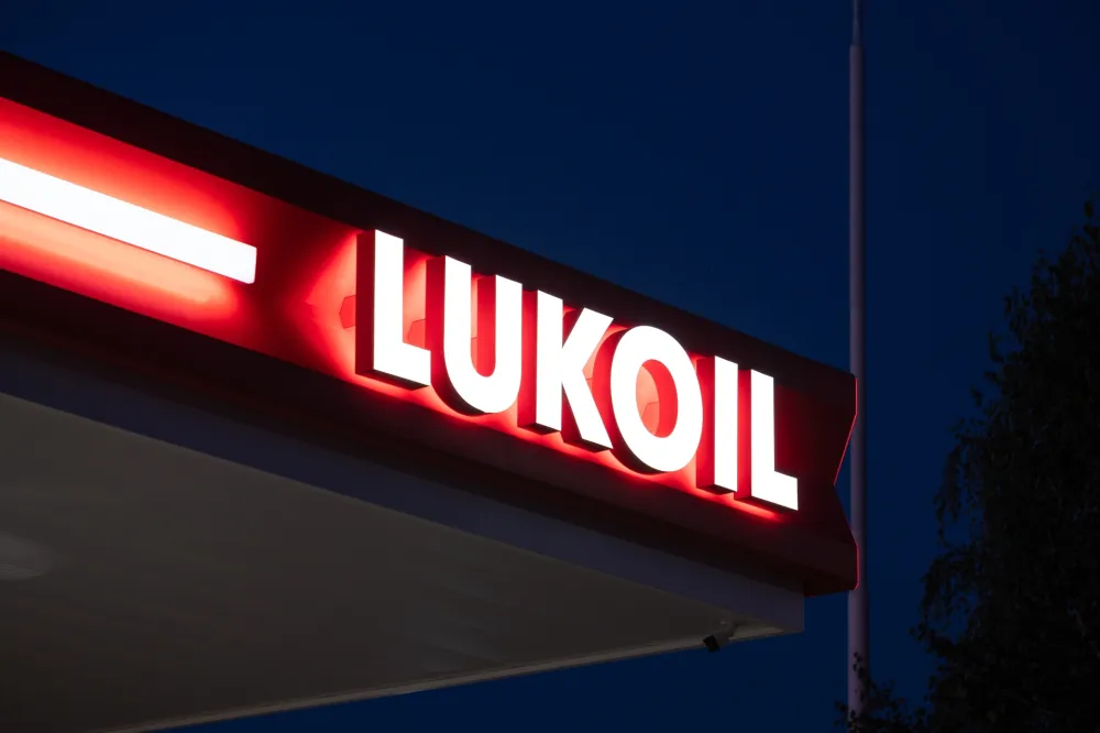 Lukoil prodaje svoju imovinu u inostranstvu američkom Karlajlu