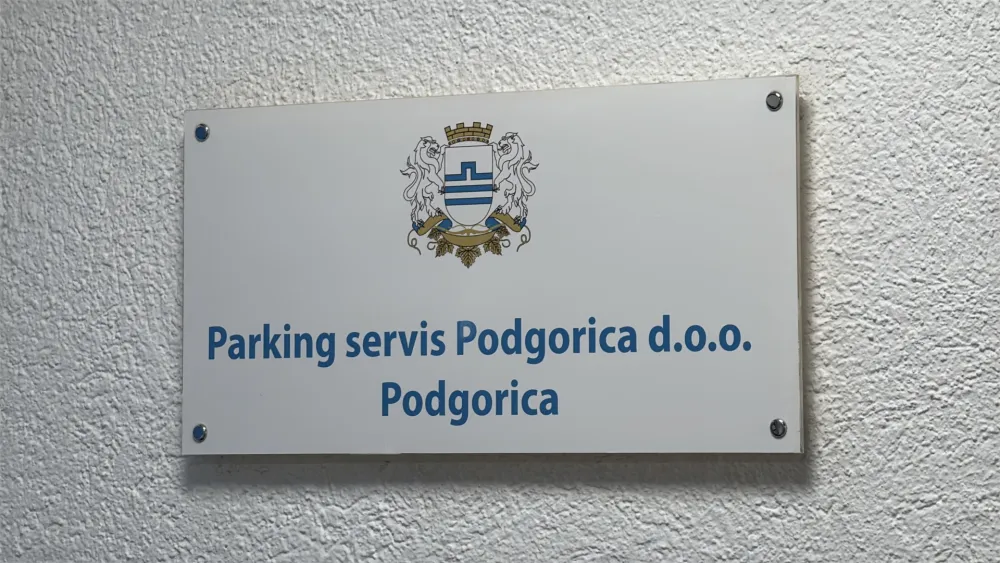 Parking servis, Tabla