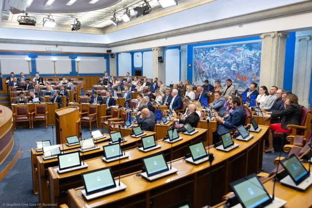 Poslanici rade vanredno zbog neradne nedjelje