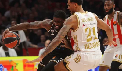 Sa meča Zvezda - Dubai