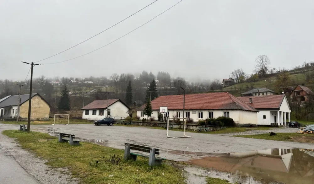 Prazne &scaron;kolske klupe otkrivaju pravu sliku stanja na sjeveru&nbsp;
