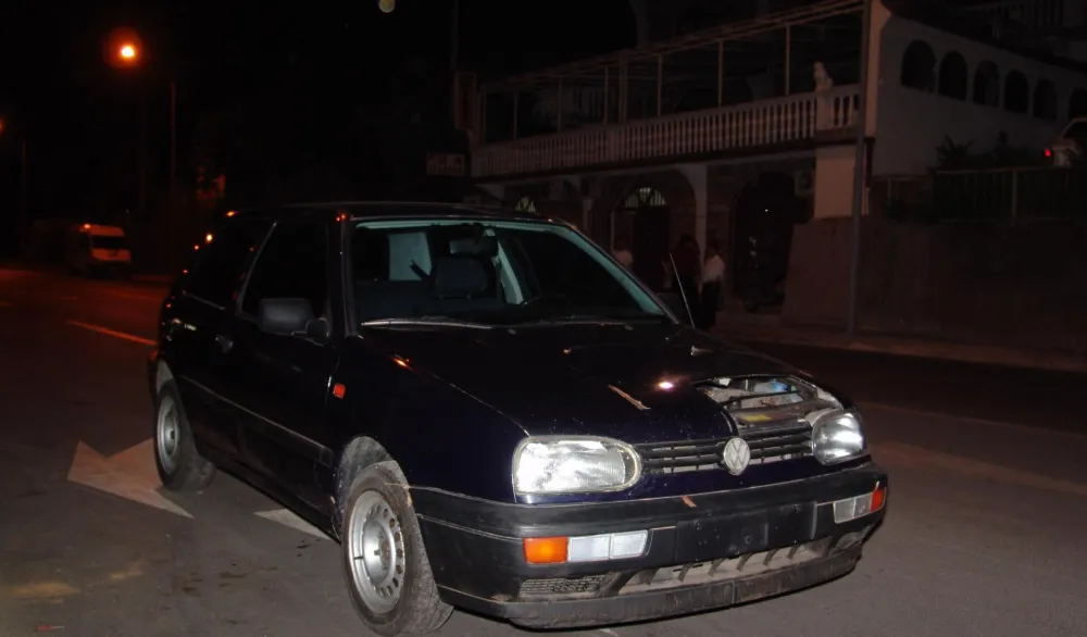 Poražavajuće postupanje policije i tužila&scaron;tva: "Golf" iz kojeg je pucano na Du&scaron;ka Jovanovića ostavljen da trune