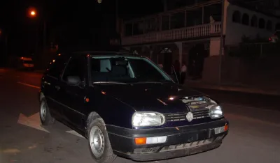 Poražavajuće postupanje policije i tužila&scaron;tva: "Golf" iz kojeg je pucano na Du&scaron;ka Jovanovića ostavljen da trune