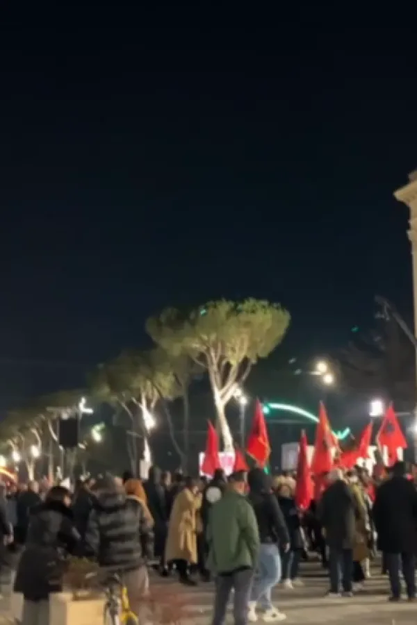Protesti tirana